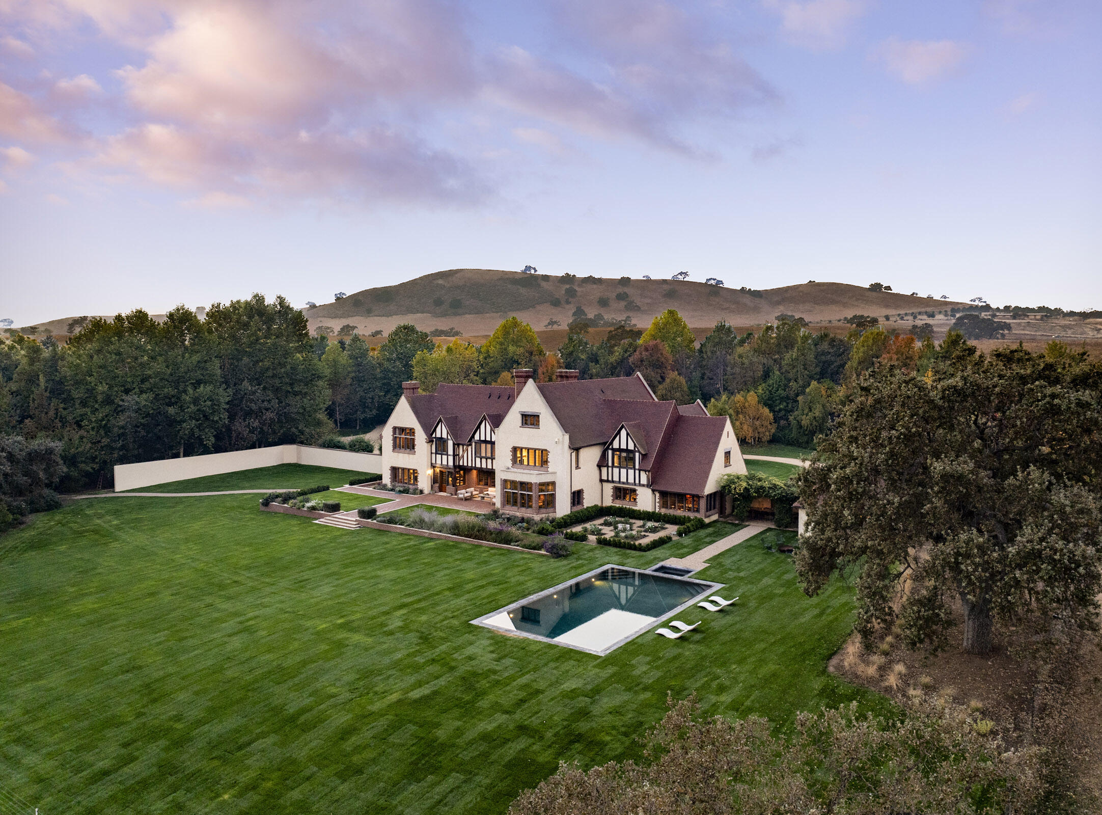 691 Via Trepadora, Hope Ranch, CA 93110